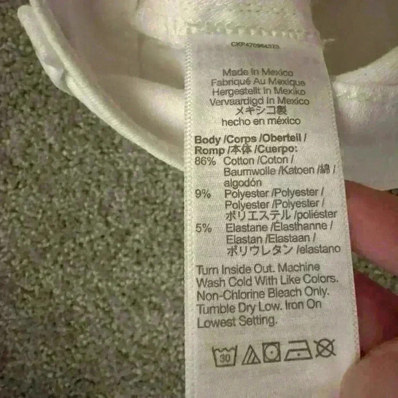 Madewell Petite Mid-Rise Kick Out Crop Jeans Pure White Size 31 Petite - Picture 9 of 9